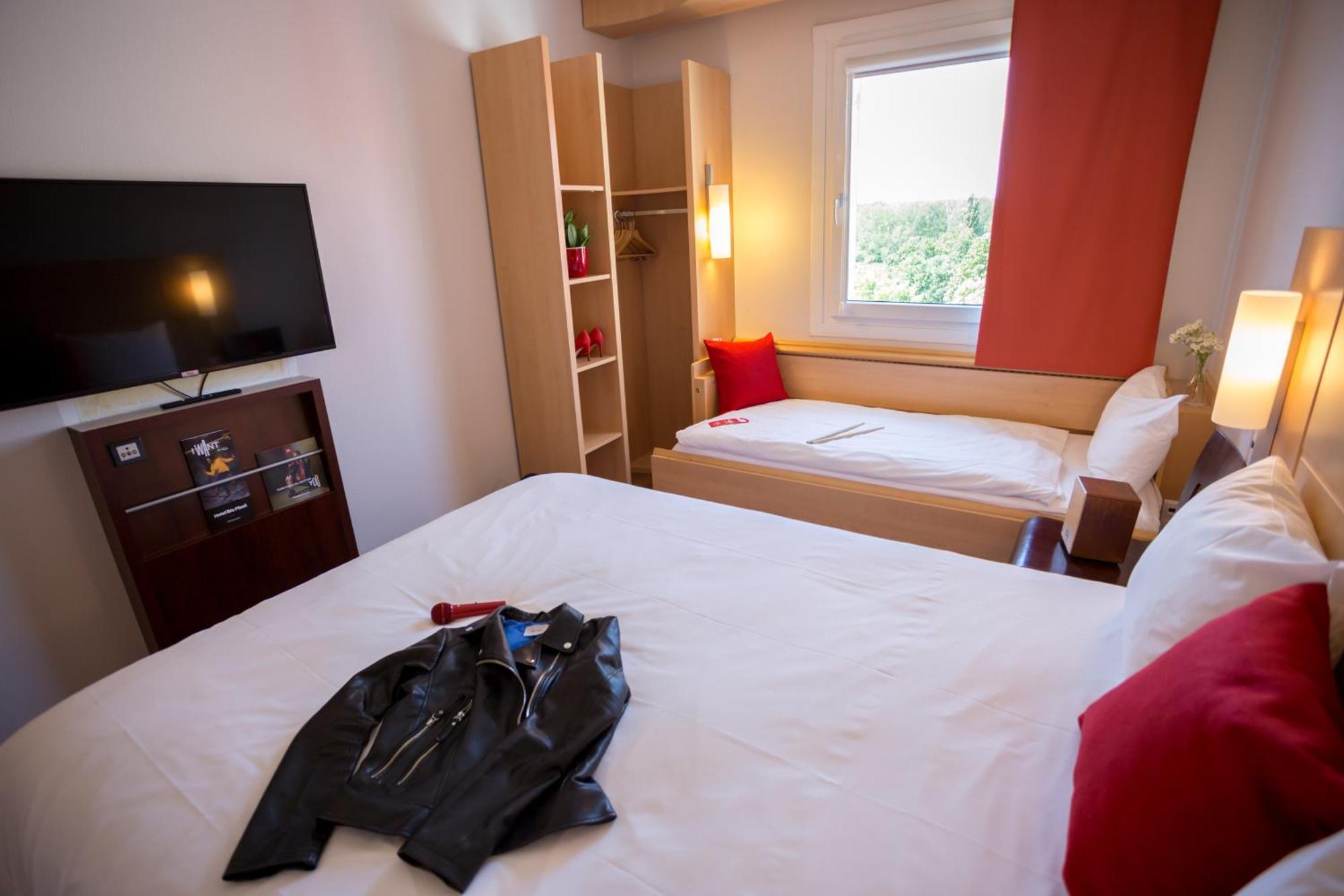 Ibis Hotel Plzen Exterior photo