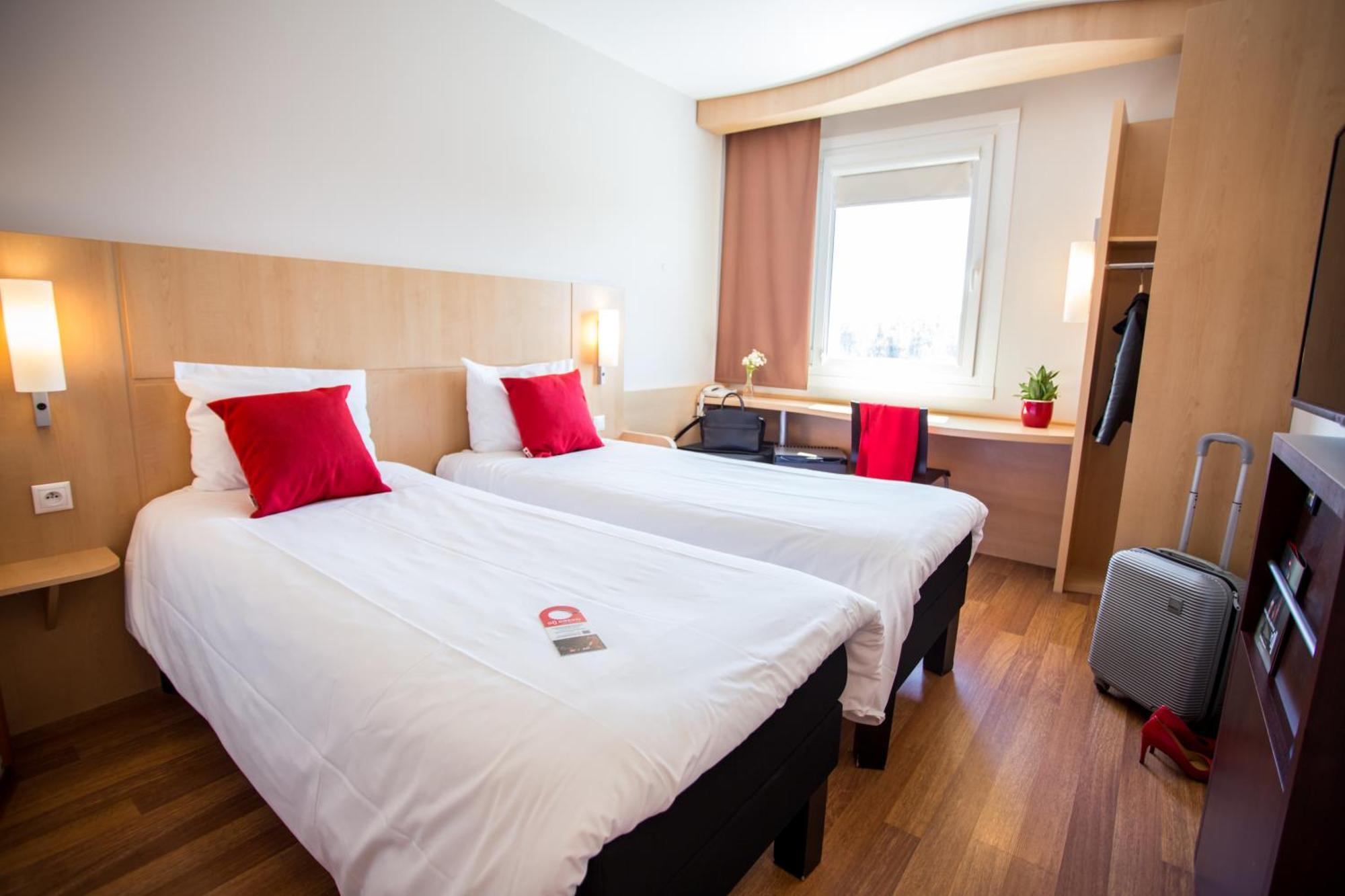 Ibis Hotel Plzen Exterior photo